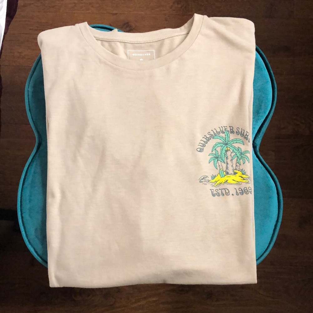 New men’s quicksilver shirt